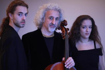 Maisky Trio, do violoncelista Mischa Maisky, estará em Porto Alegre.