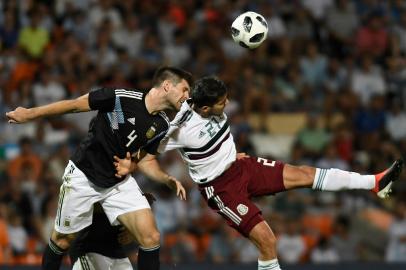 Walter Kannemann, zagueiro do Grêmio, foi titular em amistoso da Argentina contra o México