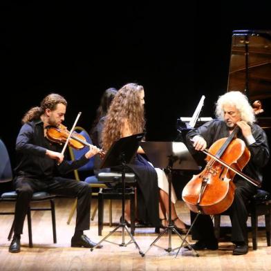  PORTO ALEGRE, RS, BRASIL, 20/11/2018: Concerto do violoncelista Mischa Maisky. (CAMILA DOMINGUES/AGÊNCIA RBS)