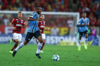 Gremio x FlamengoRS - FUTEBOL/CAMPEONATO BRASILEIRO 2018/GREMIO X FLAMENGO - ESPORTES - Lance da partida entre Gremio e Flamengo disputada na noite desta quarta-feira, no Estadio Maracana, no Rio de Janeiro, valida pelo Campeonato Brasileiro 2018. FOTO: LUCAS UEBEL/GREMIO FBPAEditoria: SPOIndexador: Lucas UebelSecao: futebolFonte: Gremio.netFotógrafo: Gremio x Flamengo