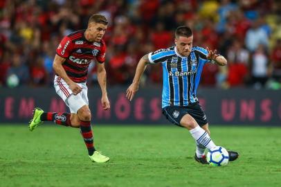 Gremio x FlamengoRS - FUTEBOL/CAMPEONATO BRASILEIRO 2018/GREMIO X FLAMENGO - ESPORTES - Lance da partida entre Gremio e Flamengo disputada na noite desta quarta-feira, no Estadio Maracana, no Rio de Janeiro, valida pelo Campeonato Brasileiro 2018. FOTO: LUCAS UEBEL/GREMIO FBPAEditoria: SPOIndexador: Lucas UebelSecao: futebolFonte: Gremio.netFotógrafo: Gremio x Flamengo