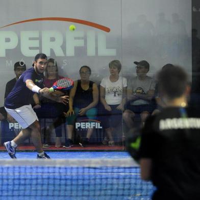  CAXIAS DO SUL, RS, BRASIL, 22/11/2018Segundo dia de disputas do Campeonato Pan-Americano de Menores de Padel, disputado em Caxias do Sul.Jogos entre Brasil x Argentina no masculino e Brasil X México no feminino(Lucas Amorelli/Agência RBS)