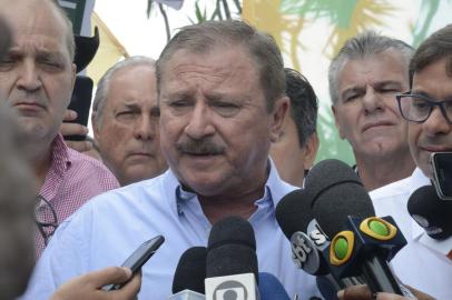 O presidente da União Democrática Ruralista, Luiz Antônio Nabhan Garcia, fala com jornalistas após visita ao candidato à Presidência da República, Jair Bolsonaro