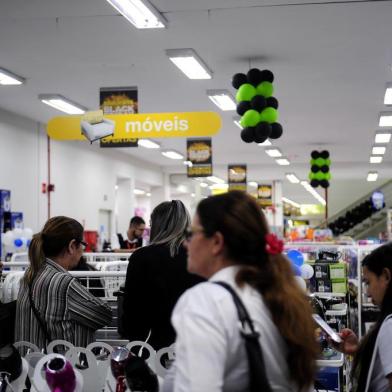 CAXIAS DO SUL, RS, BRASIL, 23/11/2018Pouco movimento nas lojas durante a manhã no centro de Caxias durante a Black Friday. Loja Magazine Luiza da Rua Júlio de Castilhos(Lucas Amorelli/Agência RBS)