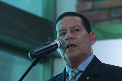  PORTO ALEGRE, RS, BRASIL, 23/11/2018- Vice-presidnete eleito, general Mourão, participa de evento da revista Voto em Porto Alegre. (FOTOGRAFO: FERNANDO GOMES / AGENCIA RBS)