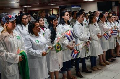 primeiro grupo de médicos que chegou do Brasil