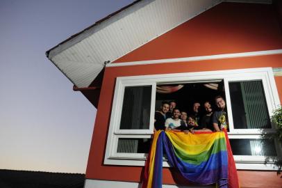  CAXIAS DO SUL, RS, BRASIL, 21/11/2018Organizadores da Parada Livre.Da esquerda para a direita: Jaison Santos, Sandro da Silva, Jeferson Kessler, Jair Zauza, Nei Tiago, Jonatan Godoy, Rafhael Silveira, Alexandre Severo. (Lucas Amorelli/Agência RBS