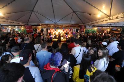 CAXIAS DO SUL, RS, BRASIL, 24/11/2018. 11º Mississippi Delta Blues Festival, MDBF, no Largo da Estação Férrea - 3º dia. Na foto, Fran Duarte canta Aretha Franklyn, no Flea Market Stage. (Felipe Nyland/Agência RBS)