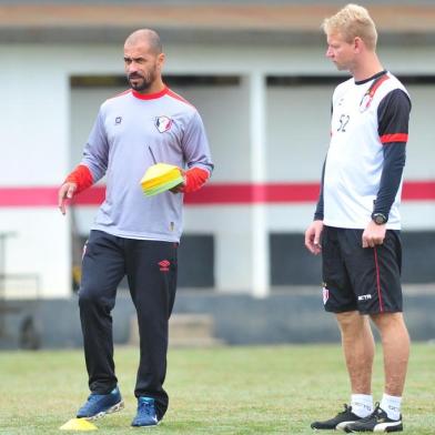  JOINVILLE,SC,BRASIL,25-08-2017.Treino do JEC,tecnco Pingo e o auxiliar Bandock.(Foto:Salmo Duarte/A Notícia)