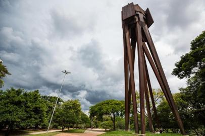  PORTO ALEGRE, RS, BRASIL, 02/02/2017 : Especial monumentos - Monumento a Castello Branco - Parcão . (Omar Freitas/Agência RBS)Indexador: Omar Freitas