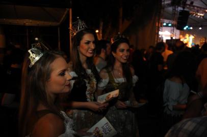 CAXIAS DO SUL, RS, BRASIL, 22/11/2018. 11º Mississippi Delta Blues Festival, MDBF, no Largo da Estação Férrea. Festival de blues acontece de 22 a 24/11 e conta com várias atrações nacionais e internacionais. Soberanas da Festa da Uva 2018. (Felipe Nyland/Agência RBS)