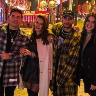 Neymar posta foto ao lado de ex-BBB Angela Munhoz