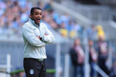  PORTO ALEGRE, RS, BRASIL - 24-07-2016 - Grêmio recebe o São Paulo, na Arena Porto Alegrense, neste domingo, pela 16ª rodada do Brasileirão. Técnico Roger Machado. (FOTO: DIEGO VARA/AGÊNCIA RBS)