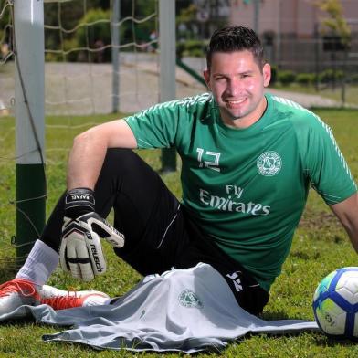  CAXIAS DO SUL, RS, BRASIL 27/11/2018Rafael Catuci Damin é goleiro do G.E. Brasil, de vila Oliva, finalista da Copa Amizade. (Felipe Nyland/Agência RBS)