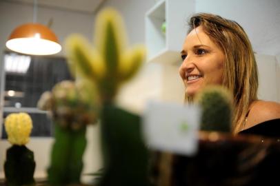  CAXIAS DO SUL, RS, BRASIL, 07/11/2018Apaixonada por cactos, médica Sheila Bortagaray transformou hobby em negócio. Cactolândia Flores e Café mescla jardinagem e gastronomia. (Lucas Amorelli/Agência RBS)