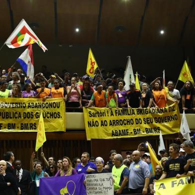 PORTO ALEGRE, RS, BRASIL - 18-08-2015 ¿ Assembléia geral de servidores públicos do estado na Assembléia Legislatival. (Foto: CARLOS MACEDO/ AGENCIA RBS).