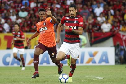 Flamengo sofre virada do Atlético-PR e termina o ano sob vaias da tocida60 mil rubro-negros lotaram o Maracanã no último jogo do Flamengo no ano, mas o Atlético-PR, com gols de Rossetto e Rony, acabaram com a festa de despedida do timeFutebol