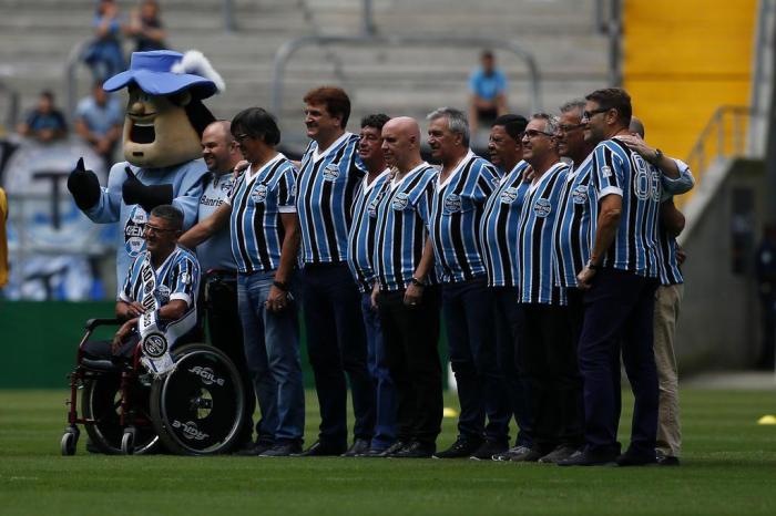 GRÊMIO CAMPEÃO MUNDIAL 1983 REACT MELHORES MOMENTOS. GRÊMIO 2 x 1