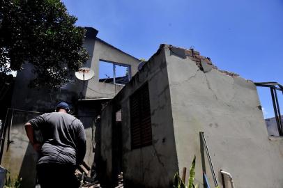  CAXIAS DO SUL, RS, BRASIL, 03/12/2018O aposentado Celso Senna de Souza, 62 anos, é o locatário do imóvel que foi consumido pelo fogo no final da manhã desta segunda-feira.Rua Vico Parolini Thompson, bairro Cristo Redentor.