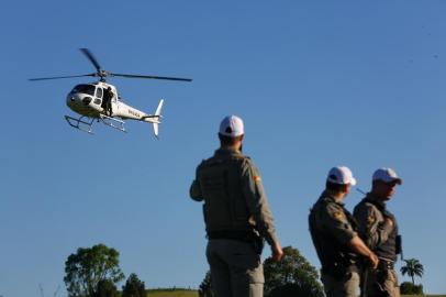  IBIRAIARAS, RS, BRASIL, 04/12/2018: Polícia faz cerco no interior de Ibiraiaras em busca de dois fugitivos suspeitos de participação no assalto aos bancos na cidade. (CAMILA DOMINGUES/AGÊNCIA RBS)