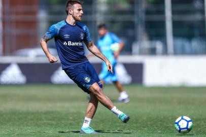 RS - FUTEBOL/TREINO GREMIO  - ESPORTES - Jogadores do Gremio realizam treinamento na Gavea durante a manha deste sábado, na preparação para o Campeonato Brasileiro 2018. Na foto, Bressan