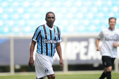  PORTO ALEGRE , RS , BRASIL , 11-12-2013 - JOGO COMEMORATIVO AOS 30 ANOS DO MUNDIAL ENTRE IDOLOS DE 83 x EX-ATLETAS  NA ARENA DO GRÊMIO.( FOTO : FÉLIX ZUCCO/ AGENCIA RBS)