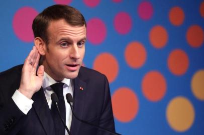  Frances President Emmanuel Macron, gestures during final press conference on the second day of the G20 Leaders Summit, in Buenos Aires, on December 01, 2018. - G20 leaders on Saturday found the minimum common ground on the global economy at a summit in Buenos Aires with a closing communique that left divisions on clear display. (Photo by Ludovic MARIN / AFP)Editoria: POLLocal: Buenos AiresIndexador: LUDOVIC MARINSecao: diplomacyFonte: AFPFotógrafo: STF