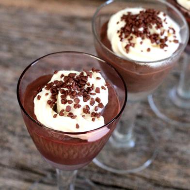 Creme de chocolate com cobertura de chantilly Baixa 1Importação Donnahttp://cdn.revistad