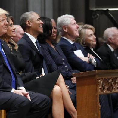  From left, President Donald Trump, first lady Melania Trump, former President Barack Obama, former first lady Michelle Obama, former President Bill Clinton, former Secretary of State Hillary Clinton, and former President Jimmy Carter and former first lady Rosalynn Carter participate in the State Funeral for former President George H.W. Bush, at the National Cathedral, December 5, 2018 in Washington, DC. (Photo by Alex Brandon / POOL / AFP) / POOL PHOTOEditoria: POLLocal: WashingtonIndexador: ALEX BRANDONSecao: politics (general)Fonte: POOLFotógrafo: STR