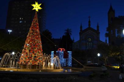 Natal em Caxias - iluminação na Praça Dante Alighieri