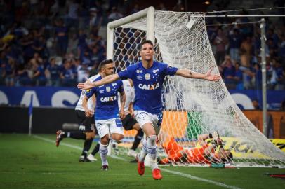 BELO HORIZONTE / BRASIL (10.10.2018) Cruzeiro x Corinthians, primeiro jogo da final da Copa do Brasil 2018, no MineirÃ£o, em Belo Horizonte/MG. Foto: Vinnicius Silva/Cruzeiro IMPORTANTE: Imagem destinada a uso institucional e divulgaÃ§Ã£o, seu uso comercial estÃ¡ vetado incondicionalmente por seu autor e o Cruzeiro Esporte Clube. IMPORTANT: image intended for institutional use and distribution. Commercial use is prohibited unconditionally by its author and Cruzeiro Esporte Clube.