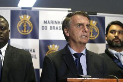 Bolsonaro participa de formatura de aspirantes da Escola Naval, no Rio