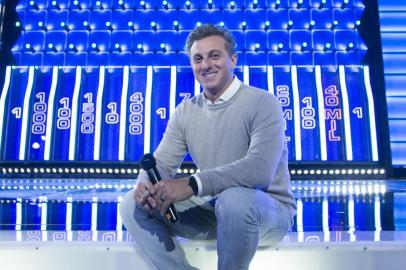 Luciano Huck fala sobre a estreia do `The Wall¿ Luciano Huck apresenta o `The Wall¿ no `Caldeirão do Huck¿. ¿Um desafio divertido, inteligente e imprevisível¿, defineCrédito: Globo/Marcelo Justo