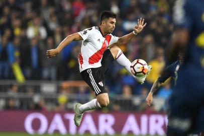  River Plates Gonzalo Martinez controls the ball during the second leg match of their all-Argentine Copa Libertadores final against Boca Juniors, at the Santiago Bernabeu stadium in Madrid, on December 9, 2018. (Photo by Gabriel BOUYS / AFP)Editoria: SPOLocal: MadridIndexador: GABRIEL BOUYSSecao: soccerFonte: AFPFotógrafo: STF