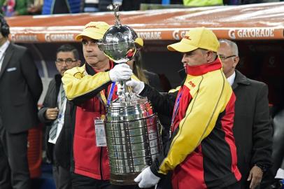 Taça da Copa Libertadores da América, antes do jogo entre River Plate e Boca Juniors, no Santiago Bernabéu, em Madri