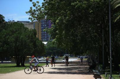  PORTO ALEGRE, RS, BRASIL, 10-12-2018. Fotos do clima em Porto Alegre. (JEFFERSON BOTEGA/AGÊNCIA RBS)Indexador: Jeff Botega