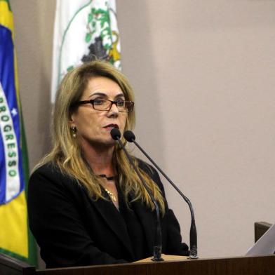  CAXIAS DO SUL, RS, BRASIL, 16/04/2018.  Sessão de julgamento do processo de impeachment do prefeito de Caxias do Sul, Daniel Guerra (PRB), na Câmara de Vereadores. NA FOTO: Paula Ioris. (Marcelo Casagrande/Agência RBS)