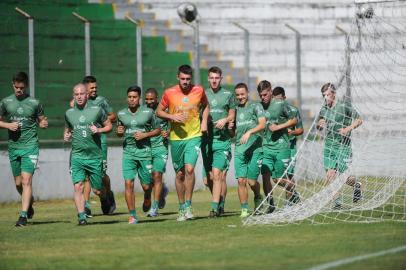  CAXIAS DO SUL, RS, BRASIL, 10/121/2018. Treino do Juventude no estádio Alfredo Jaconi. O Ju está se preparando para o campeonato gaúcho 2019. (Porthus Junior/Agência RBS)