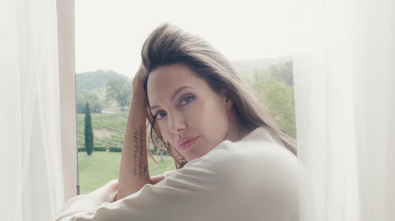 Guerlain divulga nova campanha de perfume com Angelina Jolie | Donna