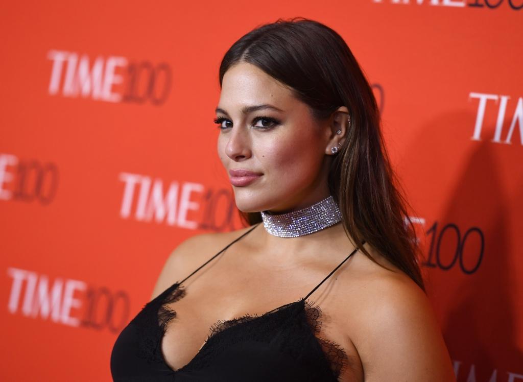 Ashley Graham elege a foto de sua celulite como momento mais inspirador da  carreira | Donna