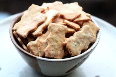 Biscoitinhos de polvilho e queijo 1 baixaImportação Donnahttp://cdn.revistadonna.clicrbs