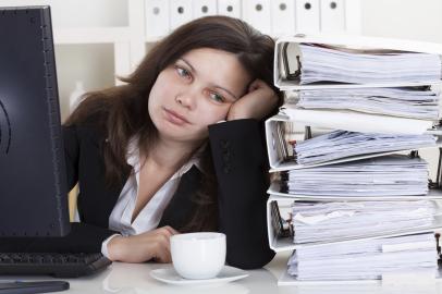 Stressed Woman Working In OfficefreepicsssImportação Donnahttp://cdn.revistadonna.clicr