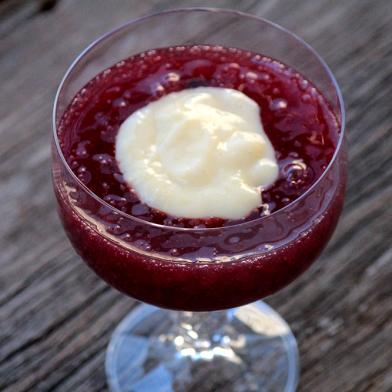 Sagu de vinho tinto e creme de baunilha Baixa 2Importação Donnahttp://cdn.revistadonna.c