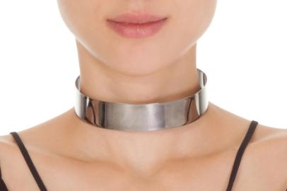 Gargantilha choker Lourence Pri Schiavinato (R$ 148) | Foto: DivulgaçãoabrechokersImport