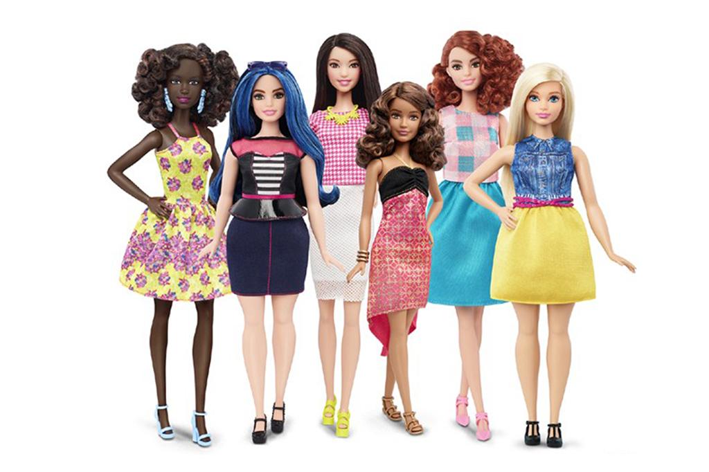 Nova Boneca Da Barbie Com Acessórios De Cabelo E Maquiagem em Promoção na  Americanas