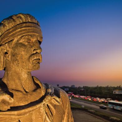 Estátua do Laçador | Foto: Leonid StreliaevEstátua do Laçador - LeonidImportação Donnah