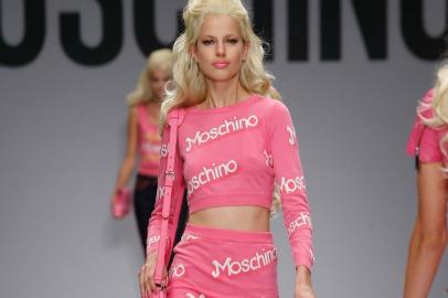 As barbies da Moschino: a marca causou com seu desfilede primavera/verão 201500a65d8dIm