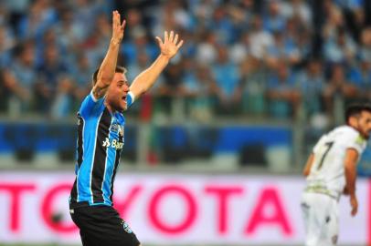  PORTO ALEGRE, RS, BRASIL, 22.11.2017. Grêmio enfrenta o argentino Lanús, na primeira partida da final da Libertadores 2017, na Arena. No lance, Ramiro.Foto: André Ávila/Agência RBS