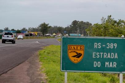  OSÓRIO-RS-BRASIL-  Situação da estrada RS 389 em Osório. Começo da estrada em Osório. FOTO FERNANDO GOMES/ZERO HORA.