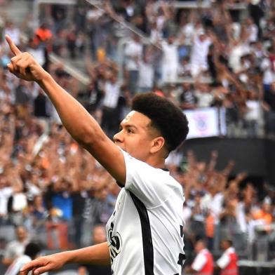  Corinthians player Marquinhos Gabriel celebrates his goal against Atletico Mineiro during their Brazilian Championship football match at the Arena Corinthians stadium on November 26, 2017, in Sao Paulo, Brazil. - Corinthians won the Brazilian Championship with three rounds in advance. (Photo by NELSON ALMEIDA / AFP)Editoria: SPOLocal: Sao PauloIndexador: NELSON ALMEIDASecao: soccerFonte: AFPFotógrafo: STF